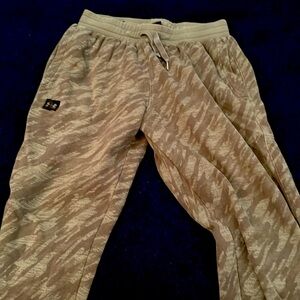 Under Armour Men’s Joggers Camo Edition